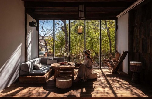 Shuhe Old Town Hotel | Lijiang lazy Tribe sonw Mountain View Guesthouse