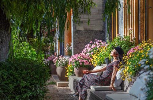 Gucheng Hotel | LiJiang Old Town YunFu Oriental Boutique Inn Free-flow Coffee & Complimentary Yunnan Beer & Garden Afternoon Tea
