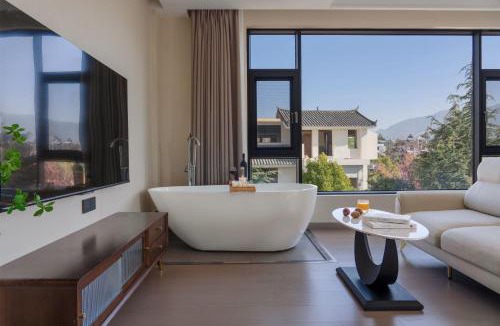 Shuhe Old Town Hotel | Lijiang Painted Mountain Cloud House Boutique B&B
