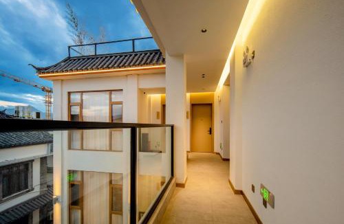 Gucheng House | Lijiang Pinwenju Light Luxury Smart Audio and Video Hotel B&B Gucheng Branch