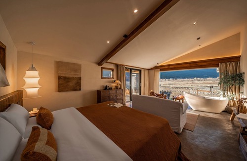 Lijiang Hotel | Lijiang Tennessee farmhouse hotel