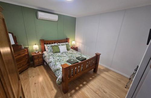 Broken Hill House | LillyMay Cottage Broken Hill