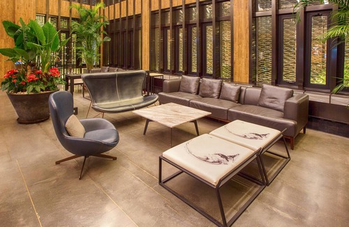 Pudong Hotel | Lin Yin Art Hotel Shanghai PVG Airport Disneyland Free Shuttle