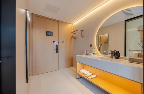 Yiwu Hotel | Lisi Future Hotel (Yiwu International Business City Shihang Center)