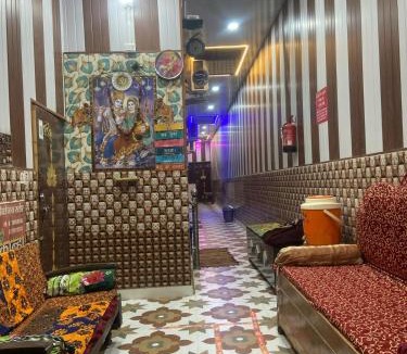 Mathura House | Little KANHA ji PG 10 Room82798s58346 Hotal, also taxi and Activa rent