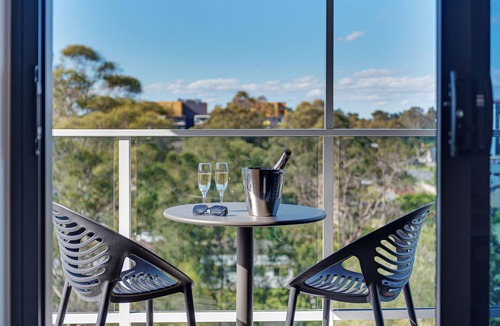 Kingswood Apartment | Littomore Suites Kingswood