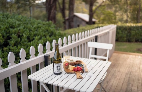 Grose Vale Apartment | Lizzie's Little Country Studio Cottage Located on a Stunning Property