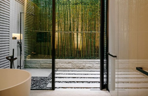 Huli Hotel | Lohkah Hotel & Spa