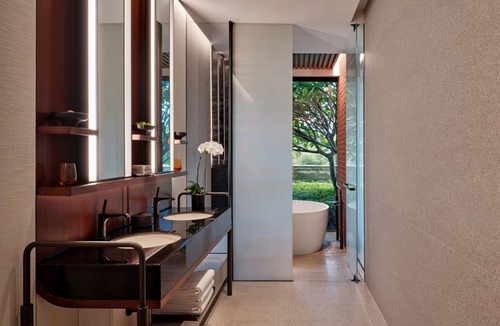 Huli Hotel | Lohkah Hotel & Spa