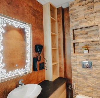 Basai Apartment | Lookout at the TAJ