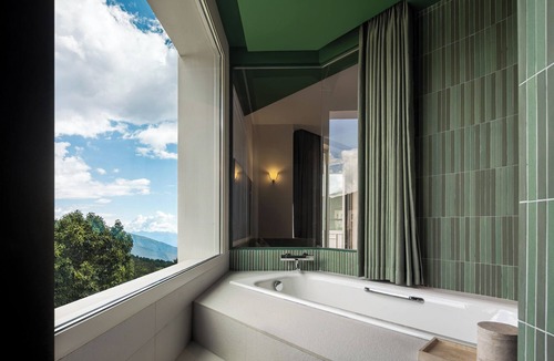Deqen County Hotel | LOSTVILLA Deqin Meri Snow Mountain