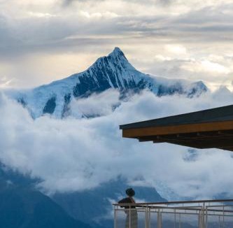 Deqen County Hotel | LOSTVILLA(Deqin Meri Snow Mountain)