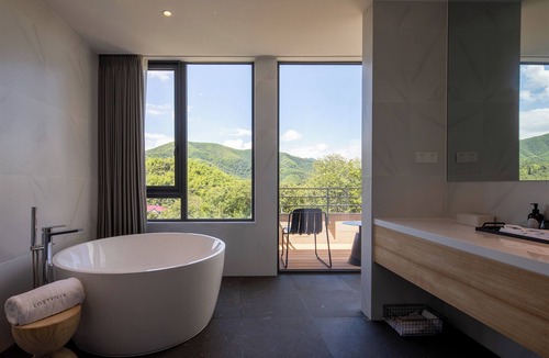 Anji Hotel | LOSTVILLA Green Gable-Anji