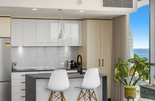 Surfers Paradise Apartment | Lovely 1 Bed apartment with stunning views & pool