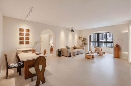 Xi’an City Center Apartment | Lucky Designer Residence Near Bell Tower & City Wall