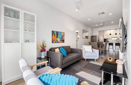 Hyde Park Apartment | Lume Outlook—A Well-connected Balcony Stay