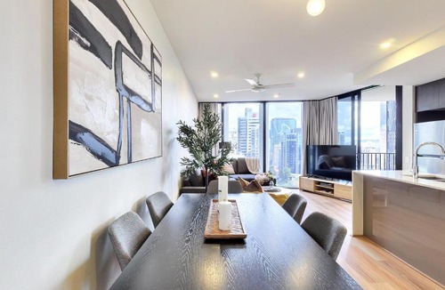 Brisbane Central Business District Apartment | Lux 20th floor 2br 2bath, Infinity Pool, Gym, Wifi