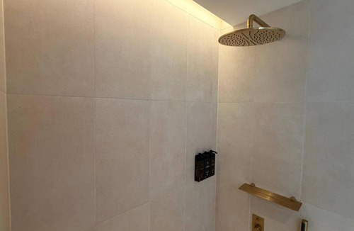 Surry Hills Apartment | Luxe 1BR Surry Hills - Gym - Sauna - Pool
