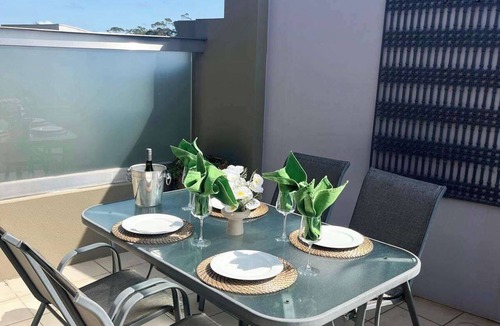 Crows Nest Apartment | Luxe 2BR 2Bath & Terrace + Parking | Metro 200m