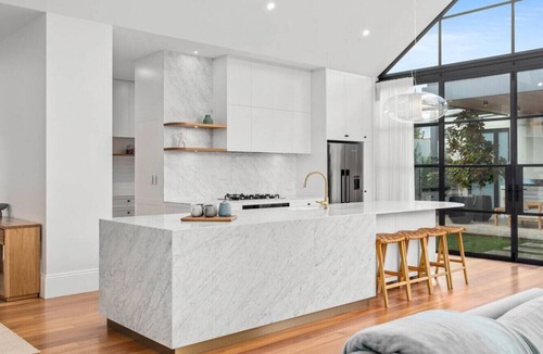 Unley House | Luxurious 4BR 2 BTH light filled whole executive home