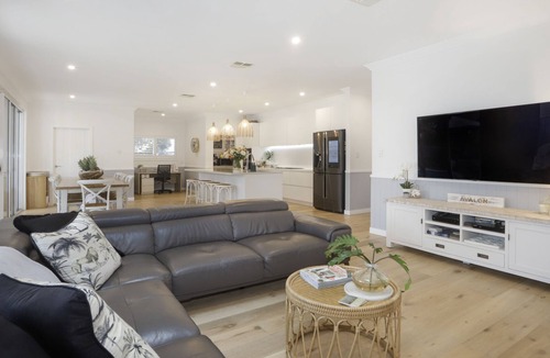 Avalon Beach House | LUXURIOUS COASTAL BEACH HOME