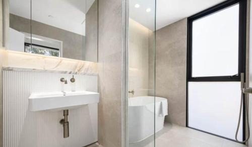 Vaucluse Apartment | Luxurious Vaucluse Apartment w Ocean Views