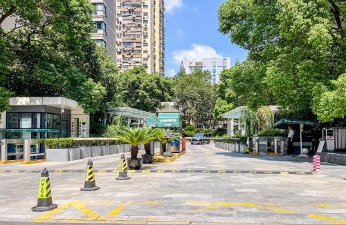 Xujiahui Apartment | Luxury 2 Bedroom Apartment Xujiahui Shopping District