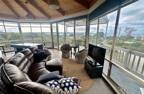 Island Beach House | Luxury 4 Bedroom/4 Bathroom Home with Large Deck, Beach Views & Free Wi-Fi