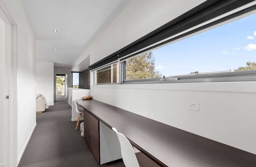 St Leonards House | Luxury Beachside Entertainer With Heated Pool