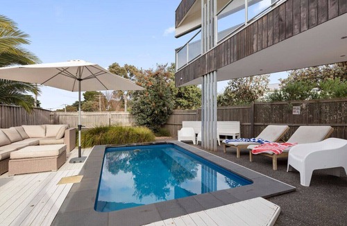 St Leonards House | Luxury Beachside Entertainer With Heated Pool