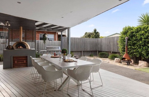 St Leonards House | Luxury Beachside Entertainer With Heated Pool