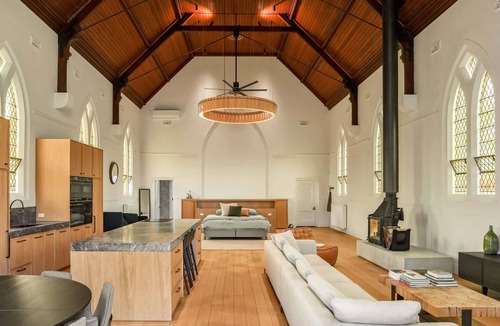 Springdallah Villa | Luxury Escape at Dallah Chapel & Loft