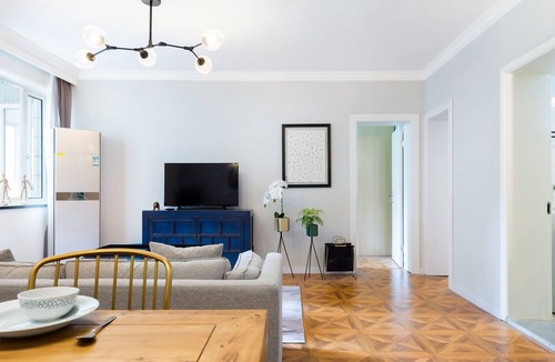 Shanghai Apartment | Luxury Family FCC Suite, Floor heating, Balcony, 3 mins to metro!