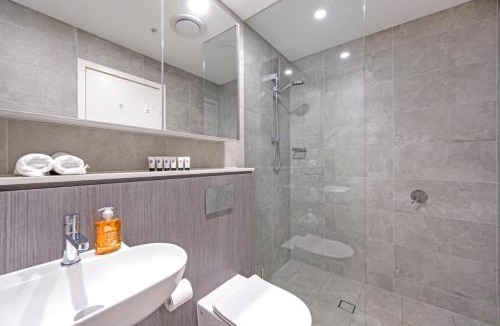 Lidcombe Apartment | Luxury Loft 3 Bed, 2 Bath, Sleeps 6, Pool, BBQ, No parties