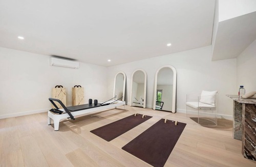 Longueville House | Luxury Mansion with Direct Woodford Bay Access & NYE Fireworks Views