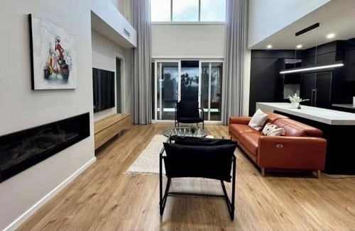 Denman Prospect House | Luxury modern house , Free parking , Pet alow