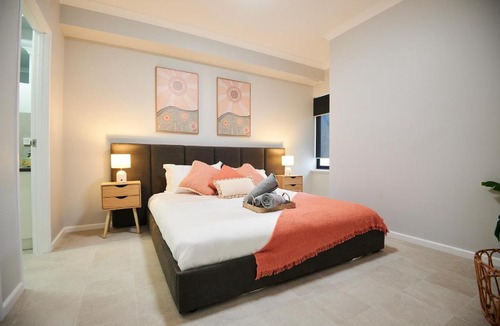 East Perth Apartment | Luxury Perth Apartment near Optus