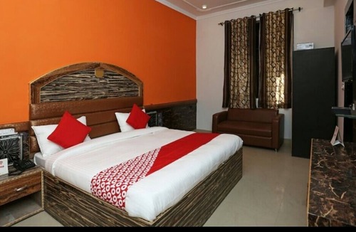 Mathura Bed & Breakfast | LUXURY ROOMS NEAR GOVARDHAN TEMPLE