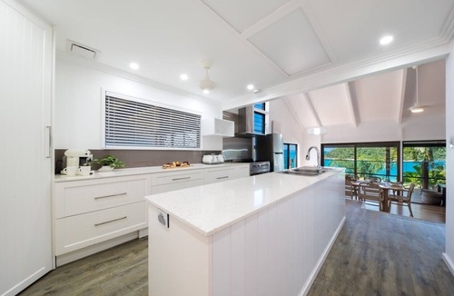 Shute Harbour House | Luxury surrounded by abundant natural beauty, amazing ocean views.