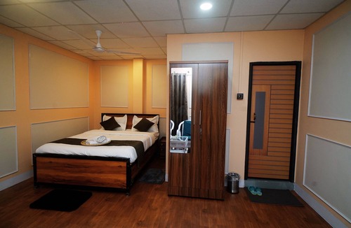Sualkuchi Bed & Breakfast | Luxury Terrace Penthouse | G.S. Road Bhangagarh