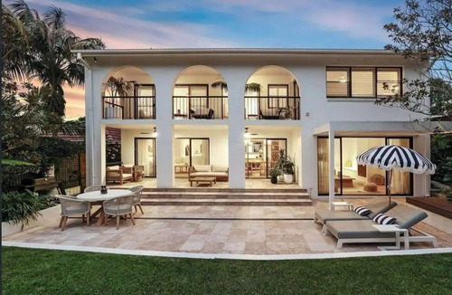 Mosman House | Luxury Villas Balmoral Luxe Escape (Walk to Beach)