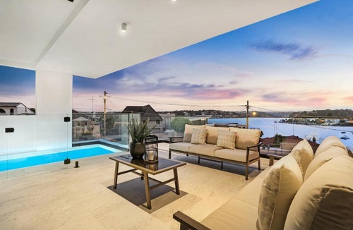 Kyle Bay House | Luxury Waterside Home