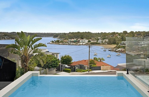 Connells Point House | Luxury Waterside Sanctuary with pool, sensational views, 2 decks & lift!