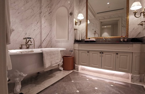 Yuhang District Hotel | Lvcheng Taohuayuan Huanglong Hotel