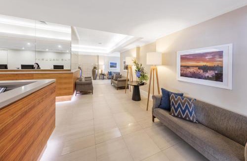 Elizabeth Bay Hotel | Macleay Hotel