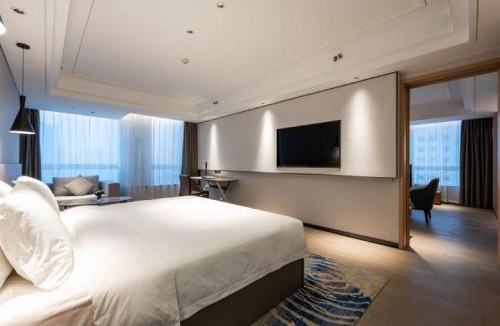 Shinan District Hotel | Madison Hotel Qingdao Central May Fourth Square