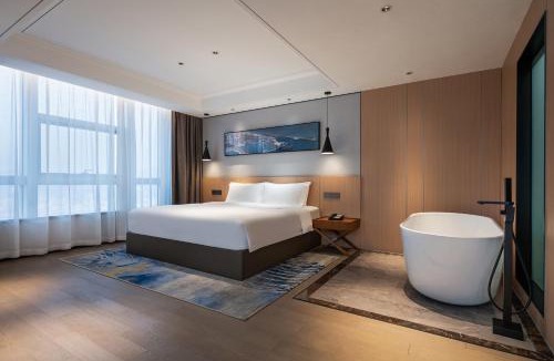 Shinan District Hotel | Madison Hotel Qingdao Central May Fourth Square