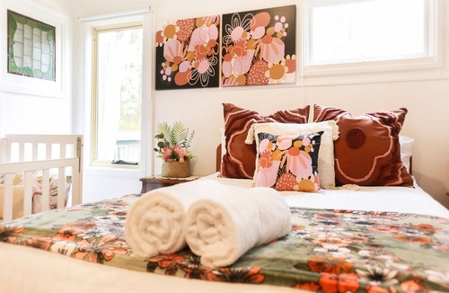 Charmhaven House | Magical waterfront
