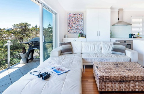 Tamarama Apartment | Magnificent Sweeping Coastal Panorama