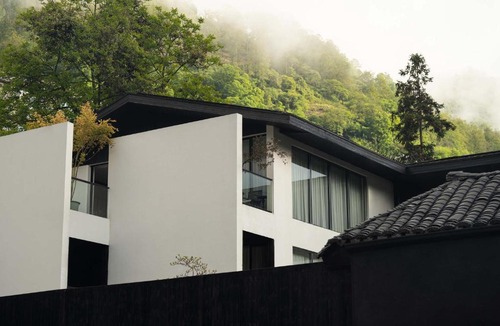 Hailuogou Hotel | Magnolia Maison